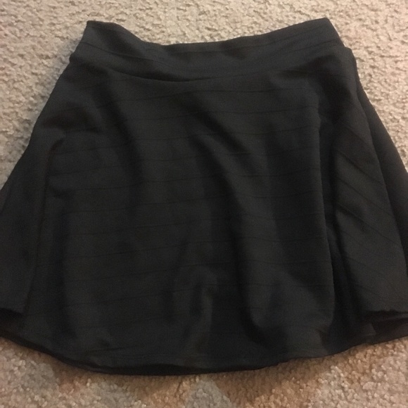 Agaci’s skirt - Picture 2 of 2